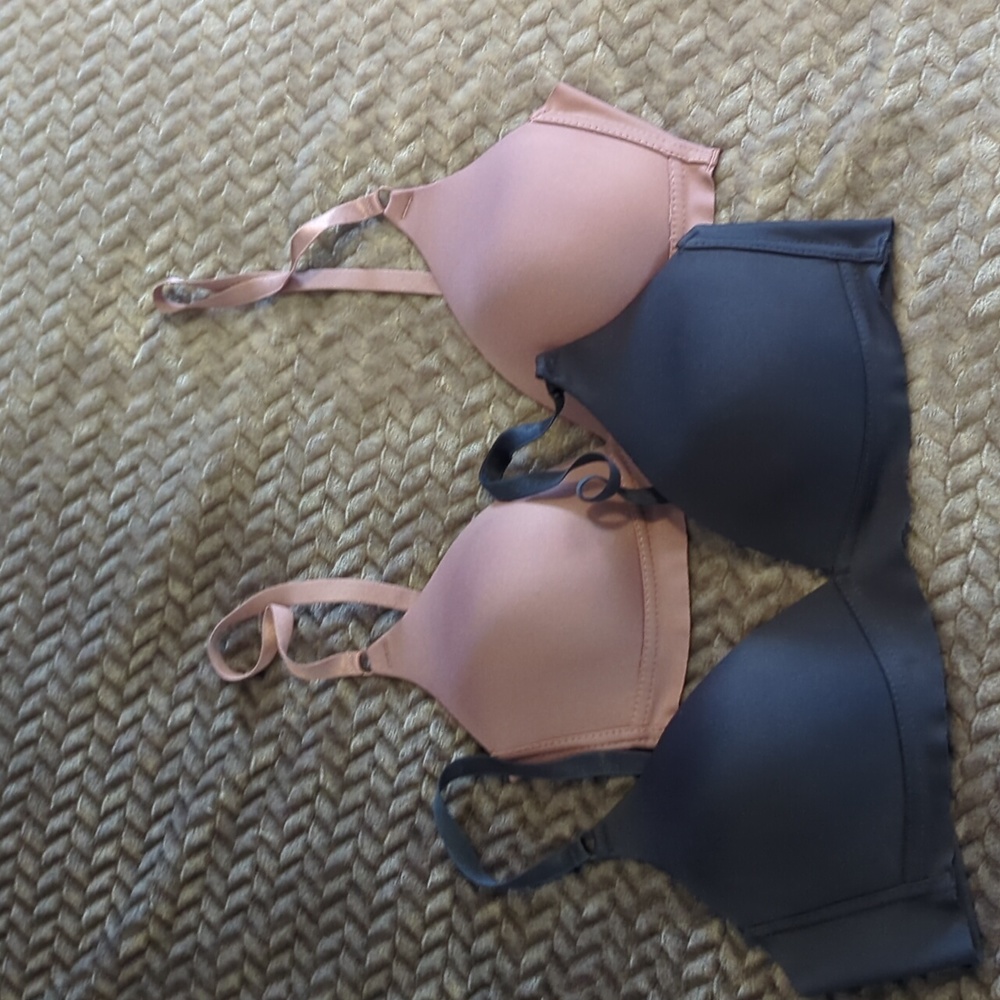 Set of two wire free bras